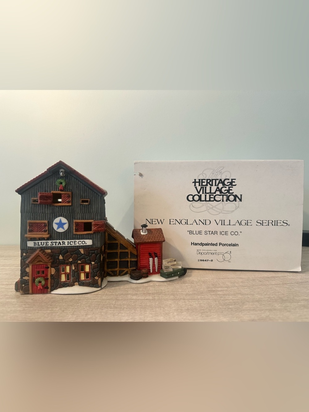 Department 56 New England Series - Blue Star Ice Co
